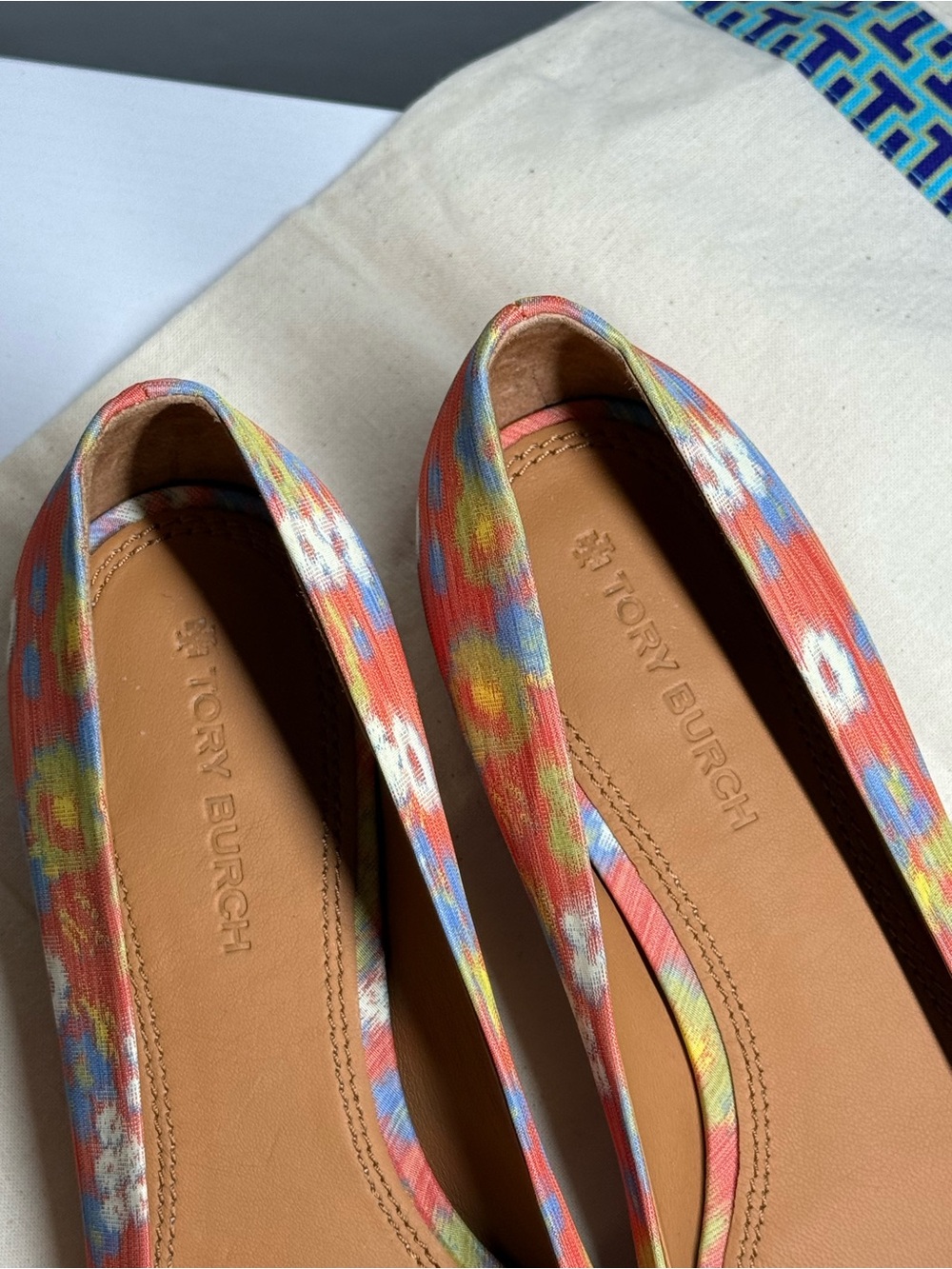 Tory Burch Multicolor Pointed Toe Logo Buckle Ballet Flats - Picture 4 of 5